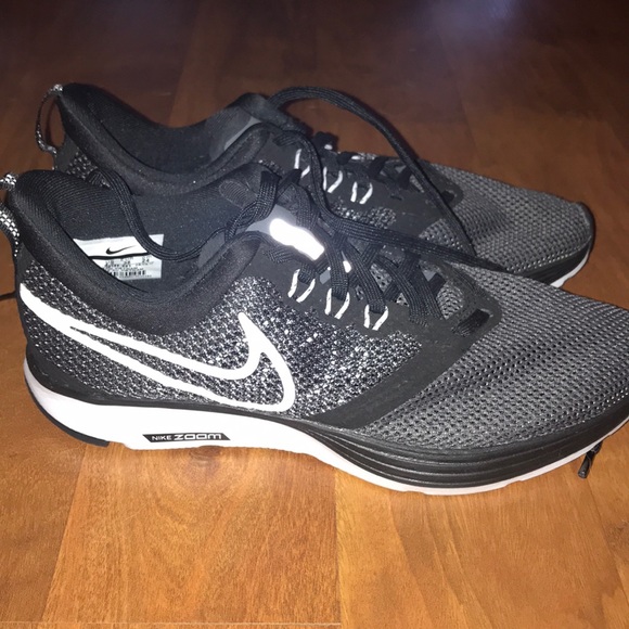 womens nike zoom black and white
